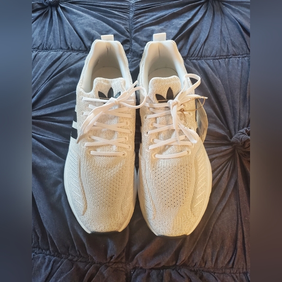 COPY - Adidas Swift Run 22 -Men's- Size 8 (White/Black) - Picture 4 of 13